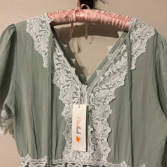 Petal lushLarge mint green maxi dress . Large - Picture 4 of 4